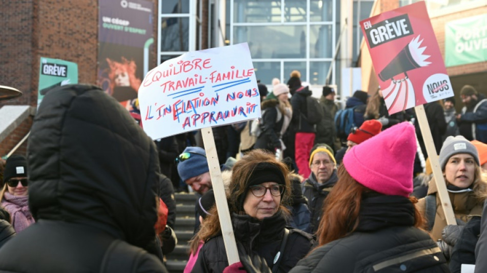 Milhares de funcionários públicos entram em greve em Quebec, no Canadá