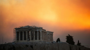 Grèce: les incendies se rapprochent d'Athènes, de nouvelles localités évacuées