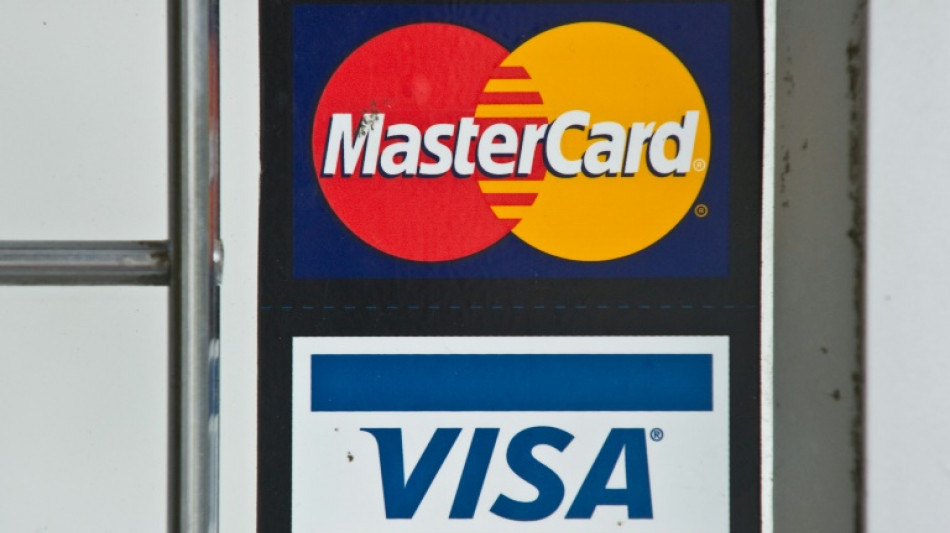 Visa y Mastercard suspenden operaciones en Rusia