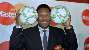 Le "Roi" Pelé, première star planétaire du football, est mort