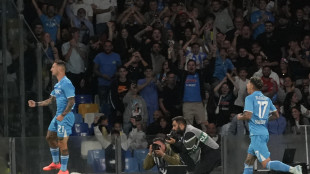 Il Napoli batte il Monza 2-0 ed è solo in testa alla classifica