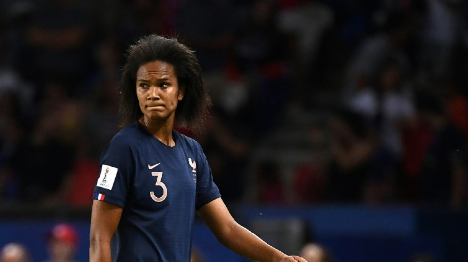 Foot: crise ouverte chez les Bleues, les trois joueuses phares quittent le navire avant le Mondial