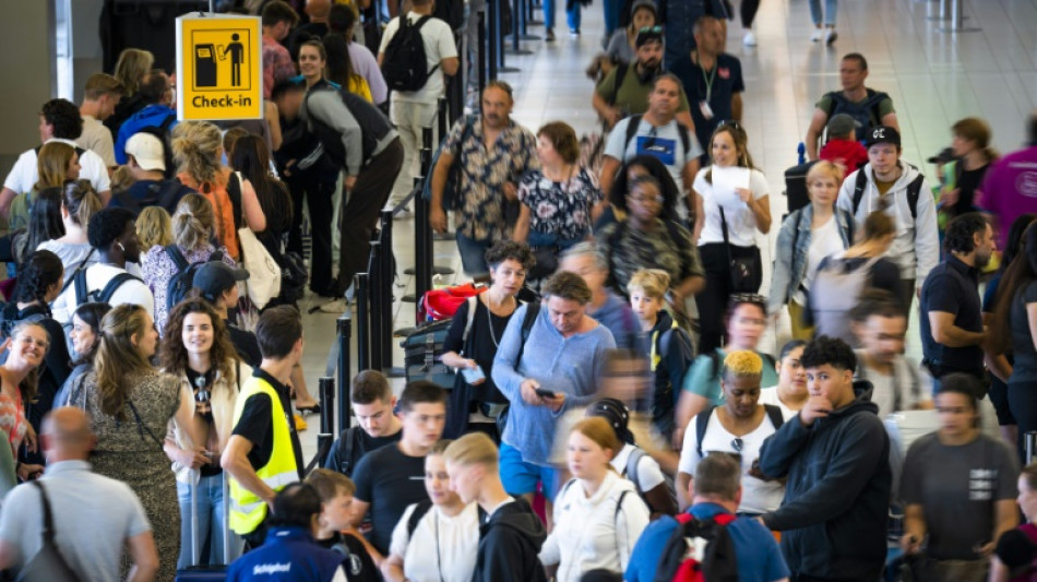 Flughafen in Amsterdam will Passagiere für verpasste Flüge entschädigen