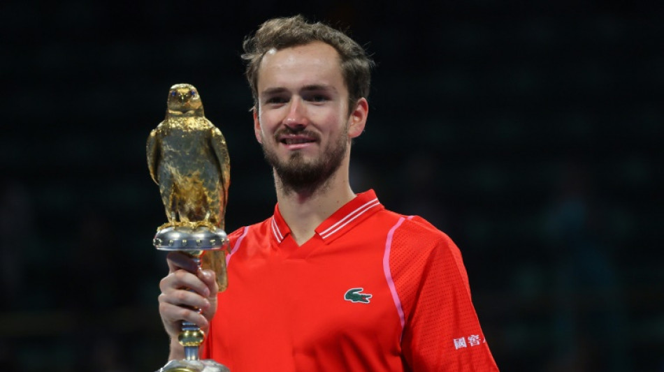 Medvedev gana el torneo de Doha al derrotar a Murray