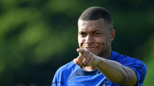 Foot: Mbappé envisage un départ en 2024, le PSG au pied du mur