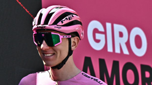 Giro: Kooij vince la 9/a tappa, Pogacar sempre in rosa