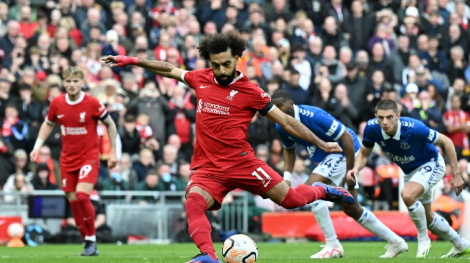 Liverpool vence Everton com dois de Salah (2-0) e alcança Tottenham e Arsenal na liderança