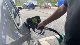 Benzina ancora in calo, il livello più basso da febbraio