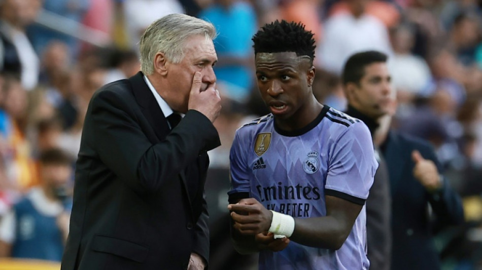 "LaLiga tiene un problema" con el racismo, clama Ancelotti en defensa de Vinicius