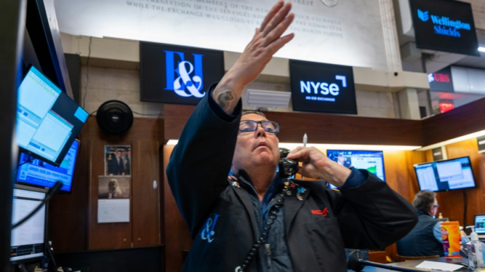 Wall Street ouvre proche de l'équilibre, respiration après les records