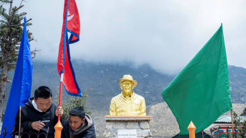 70 ans après sa conquête, la cime de l'Everest attire toujours