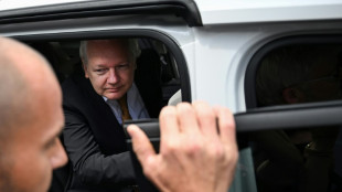 Julian Assange chega à Austrália depois de recuperar a liberdade
