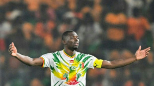 Mali captain Traore suspended for inciting 'rebellion' in team
