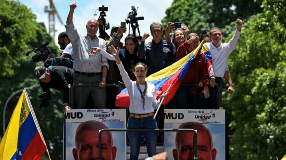 Venezuela: poursuites contre l'opposition qui appelle l'armée à se ranger "du côté du peuple"