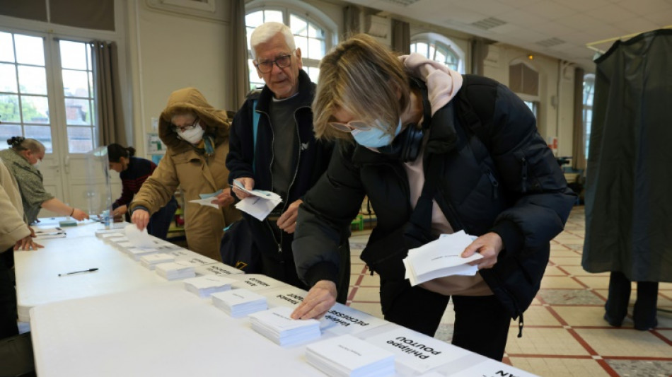 Francia elige presidente con Macron y Le Pen como favoritos