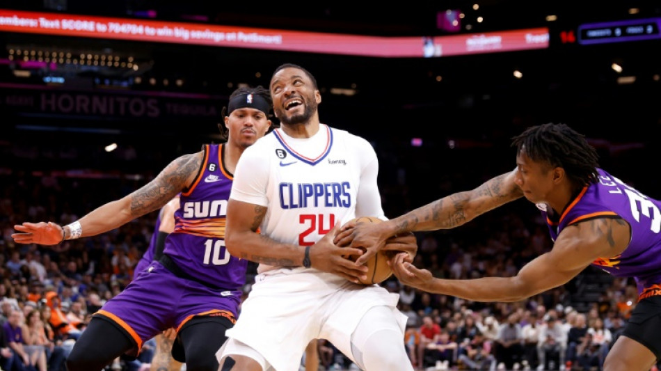 NBA: les Clippers et les Warriors confirment leur place en play-offs, barrages pour les Lakers