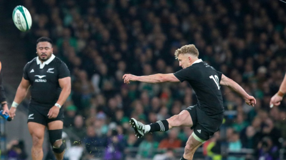 Rugby: les All Blacks en maîtrise remportent le choc en Irlande