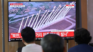 Nordkorea feiert Raketenstart mit "supergroßem" Sprengkopf - Kim "leitet" Test