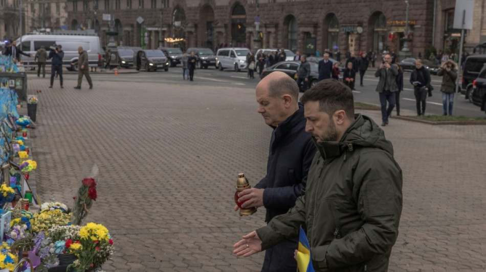 Scholz und Selenskyj gedenken in Kiew gefallener Soldatinnen und Soldaten