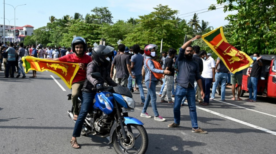 Presidente de Sri Lanka invita a la oposición a gobierno de unidad en medio de crisis