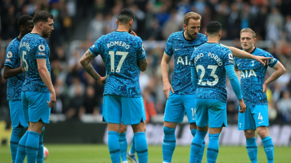 Após goleada para o Newcastle, jogadores do Tottenham decidem reembolsar torcedores