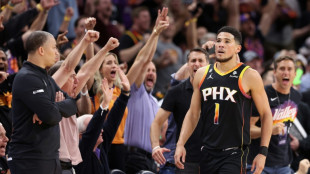 NBA: les Suns se reprennent face aux Clippers, Boston continue sa marche en avant