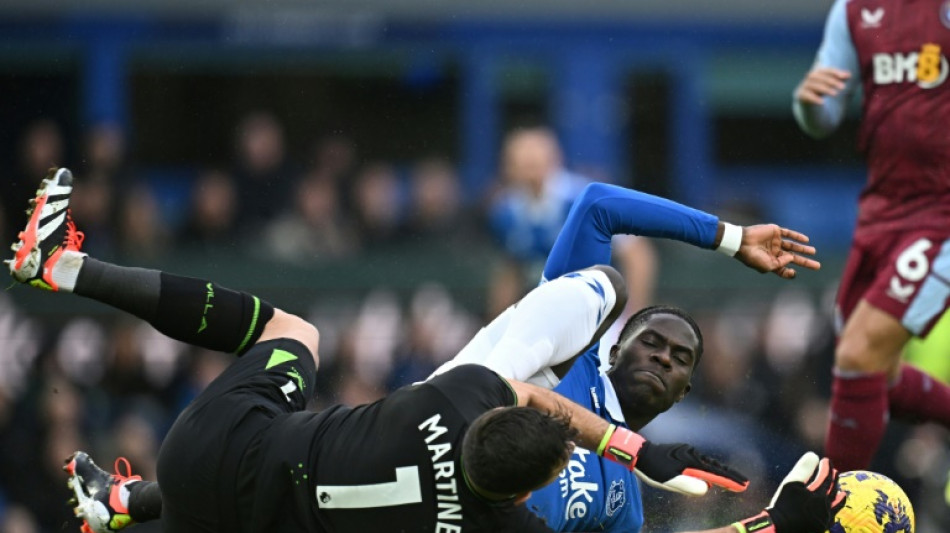 Aston Villa arranca empate fora de casa contra o Everton