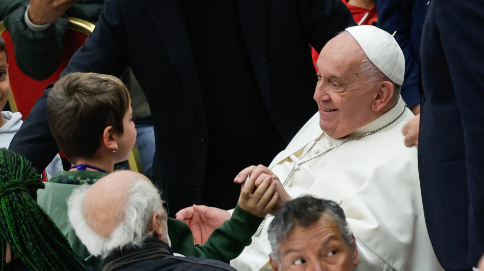 Il Papa, basta bullismo a scuola, prepara alle guerre