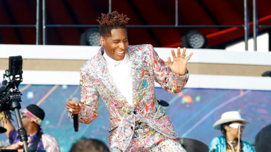 Jon Batiste, el fenómeno del jazz, lidera pelea por los Grammys