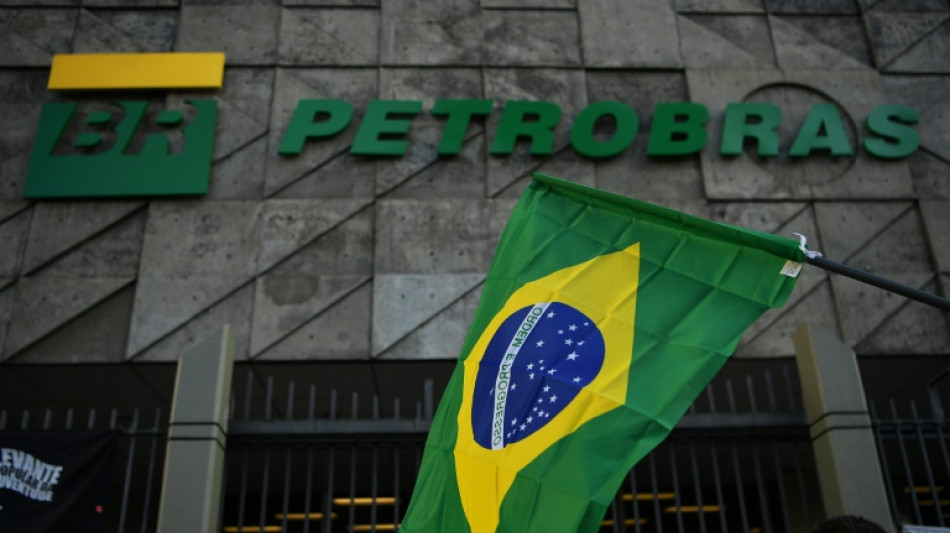 Petrobras reporta amplias ganancias y vuelve a ser blanco de críticas de Bolsonaro