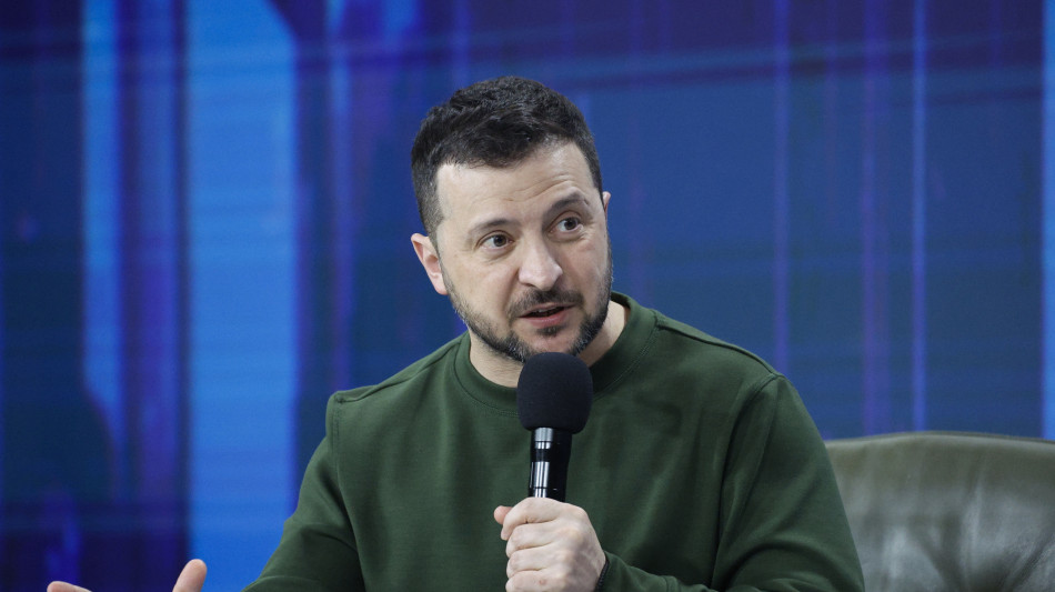 Zelensky, Putin malato di potere, vuole regnare per sempre