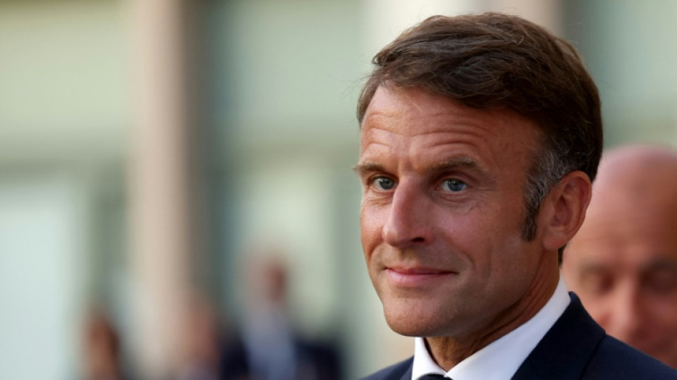 Macron ouvre un 2e round de concertations, la gauche veut "se battre"