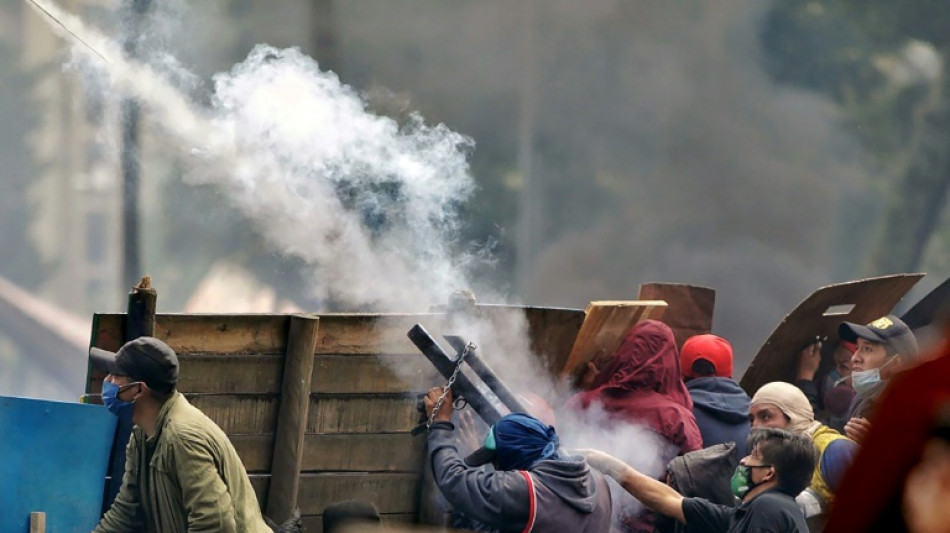 Lasso enfrenta pedido de destitución acosado por las protestas en Ecuador