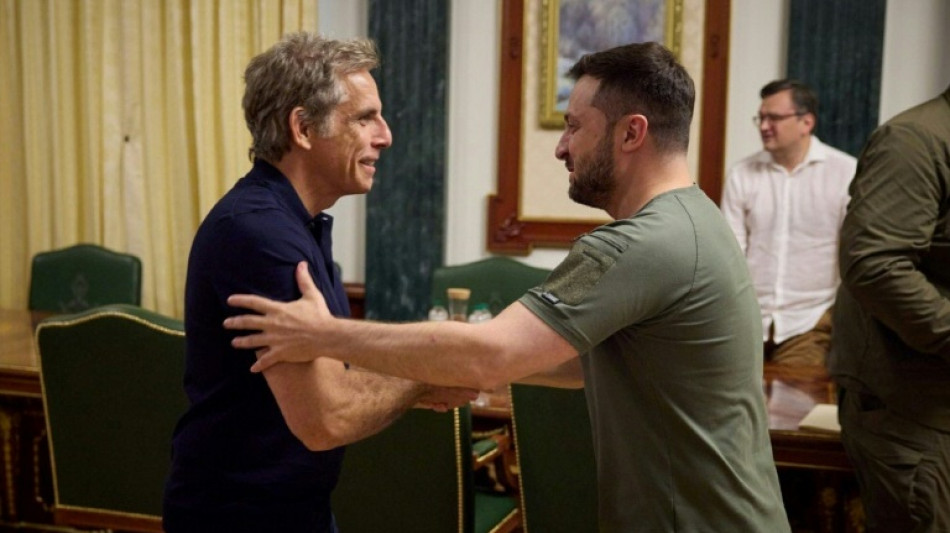 "Eres mi héroe", dice el actor Ben Stiller al presidente ucraniano en Kiev