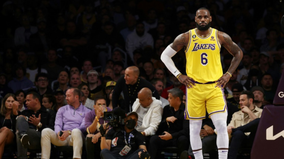 NBA: les Lakers espèrent que James continuera à jouer, "même s'il a mérité le droit" de se retirer