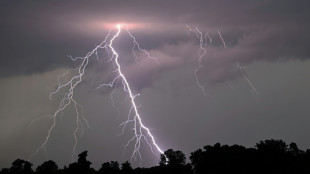 Heftige Unwetter in Teilen Deutschlands: Straßen überschwemmt und Züge gestrandet