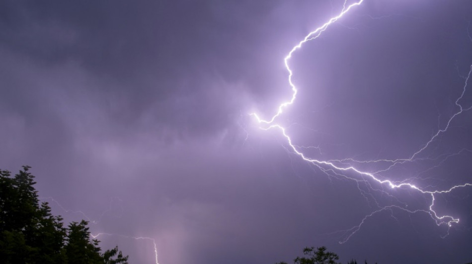 Orages: des dégâts matériels et des milliers de foyers sans électricité