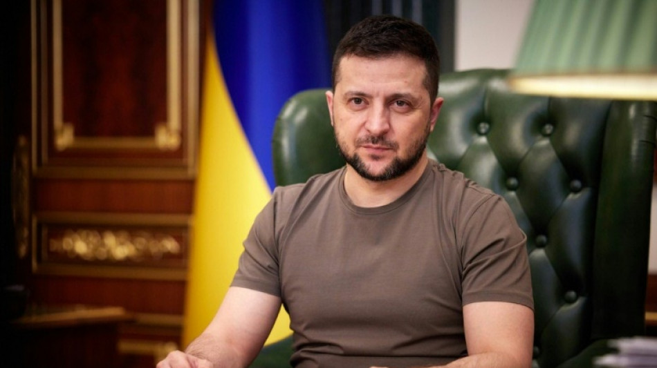 Présidentielle: le Parlement attend le président Zelensky dans une campagne scandée par l'Ukraine