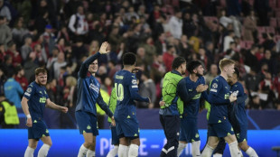 Sevilla perde em casa para PSV (3-2) e diz adeus à Champions