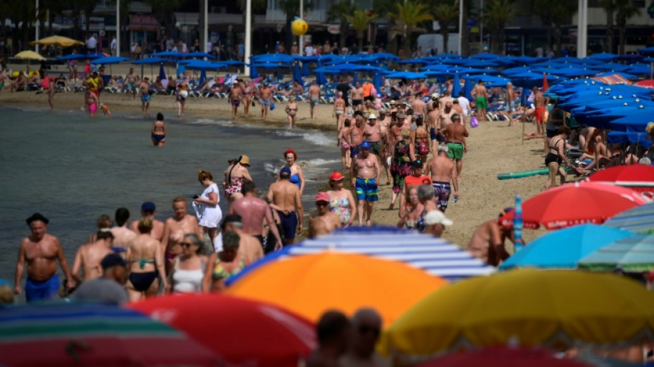 España registra un "gran verano" turístico, con más ingresos que antes de la pandemia, según la patronal