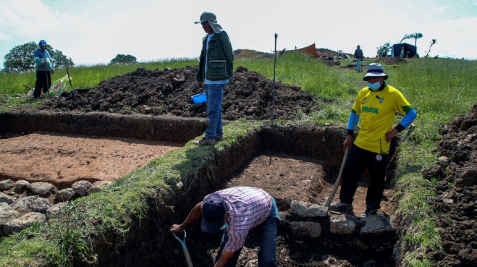 Descubren en Perú tumba de sacerdote de 3.000 años de antigüedad