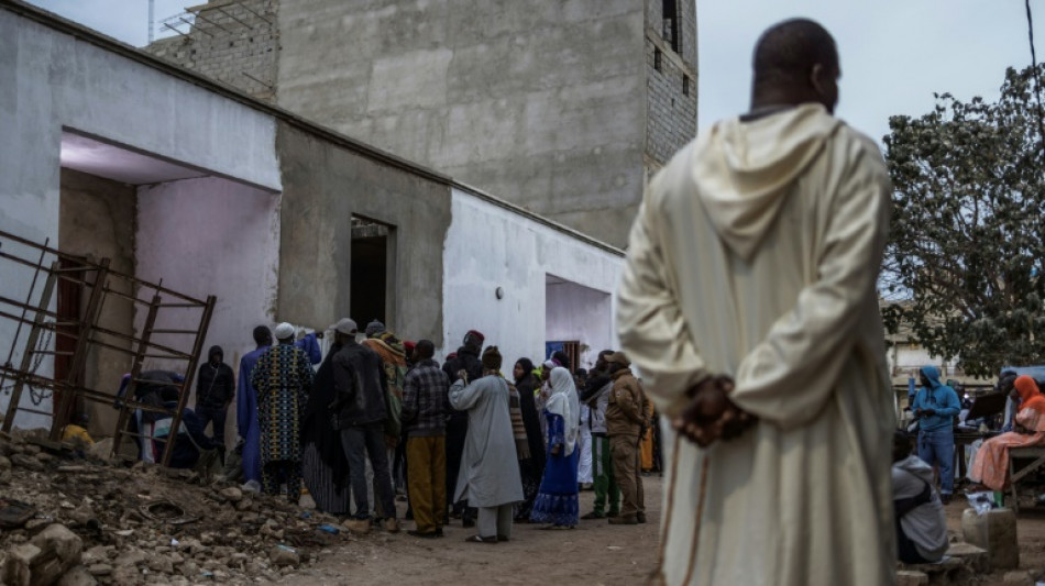 Senegal elege novo presidente após anos de crise