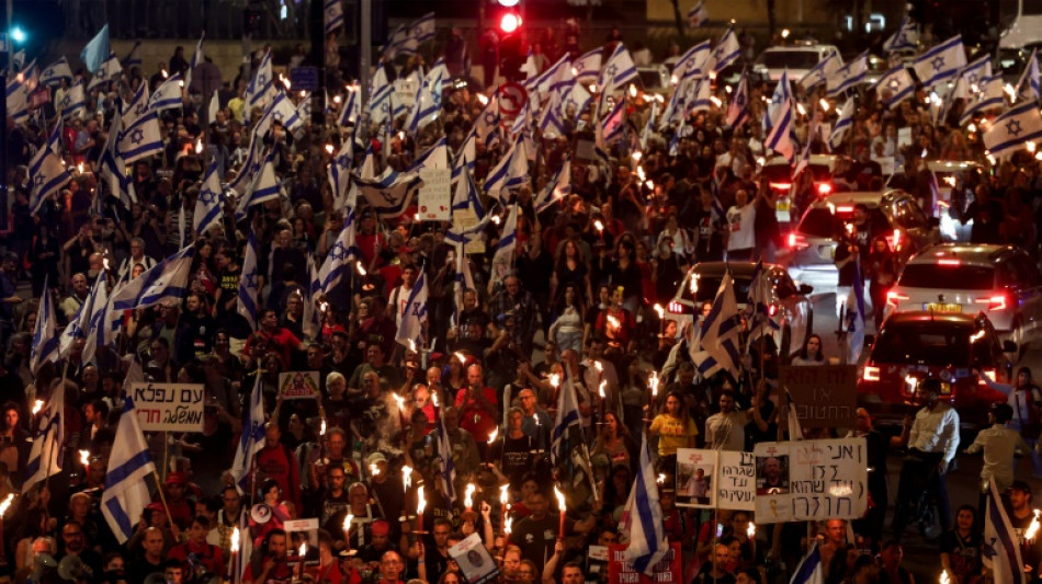 Manifestantes em Jerusalém chamam Netanyahu de 'traidor' e pedem 'eleições já' em Israel