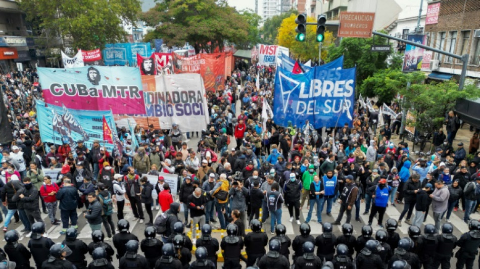 Protestos na Argentina pedem envio de alimentos para cozinhas comunitárias