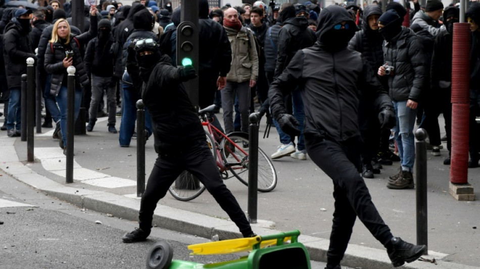 Francia registra su mayor protesta contra la reforma de las pensiones de Macron