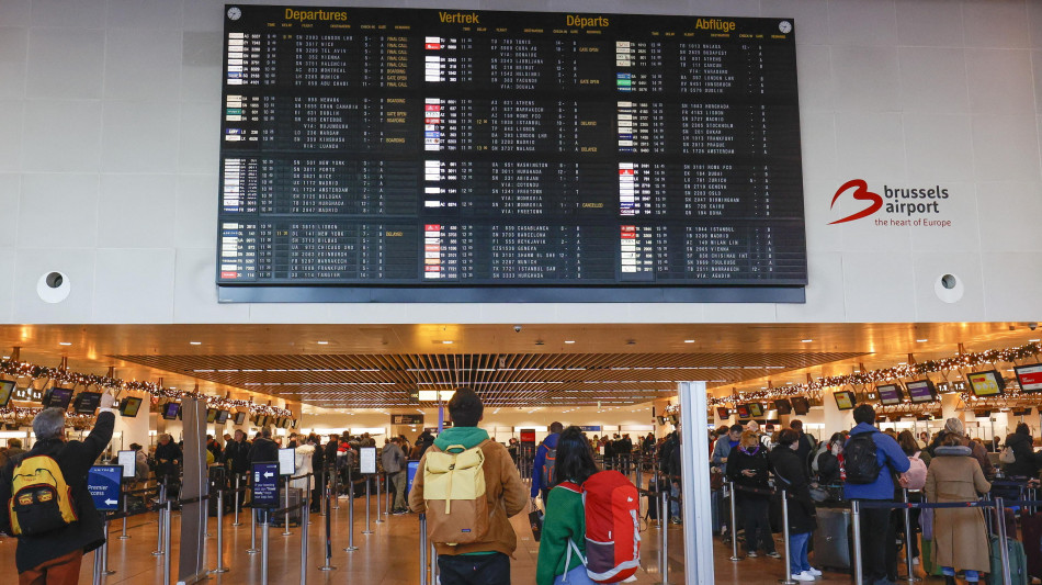 Falso allarme bomba all'aeroporto di Bruxelles