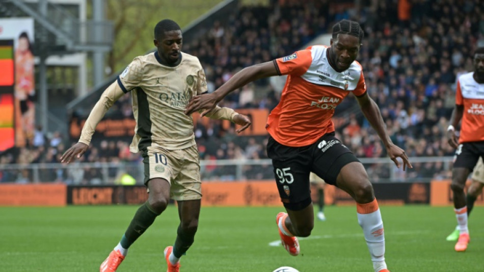 Ligue 1: Paris à un souffle du titre après sa large victoire à Lorient