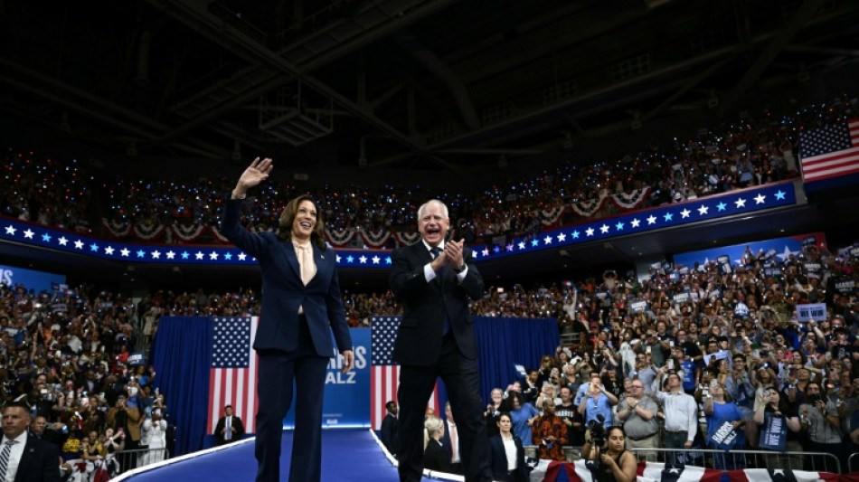 Kamala Harris et son nouveau colistier Tim Walz présentent leur duo à l'Amérique