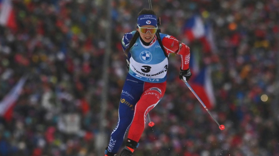 Biathlon: Nove Mesto sourit aux Françaises, Boe égale son record