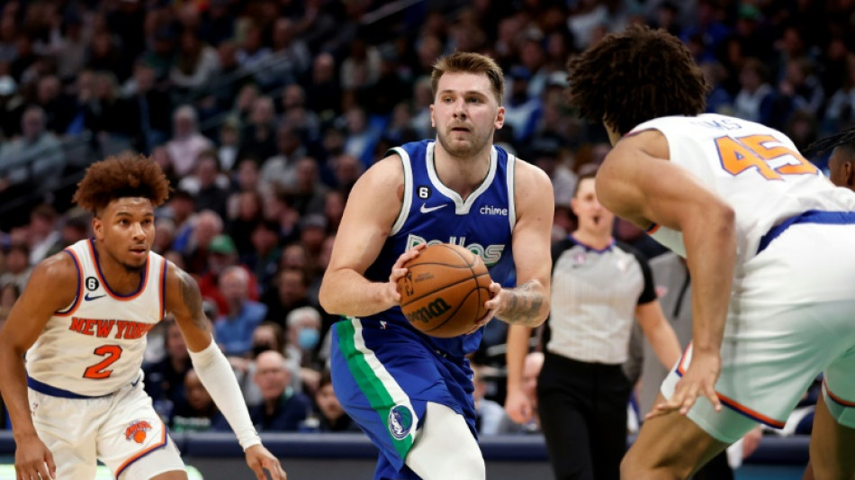 NBA: à Dallas, l'éblouissant Doncic suit la voie du mentor Nowitzki